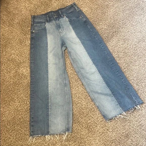 GAP Ladies HighRise Stride Patch Med Indigo Flare Wide Leg Jeans Raw Hem 26/2P - Picture 2 of 14